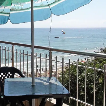 Seafront Apartment *