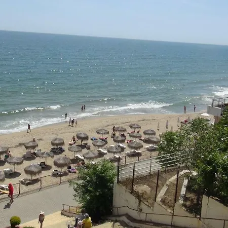 Seafront Apartment Obzor